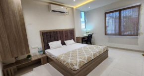 Lakhdatar Inn - 1km From Baba Dham Area